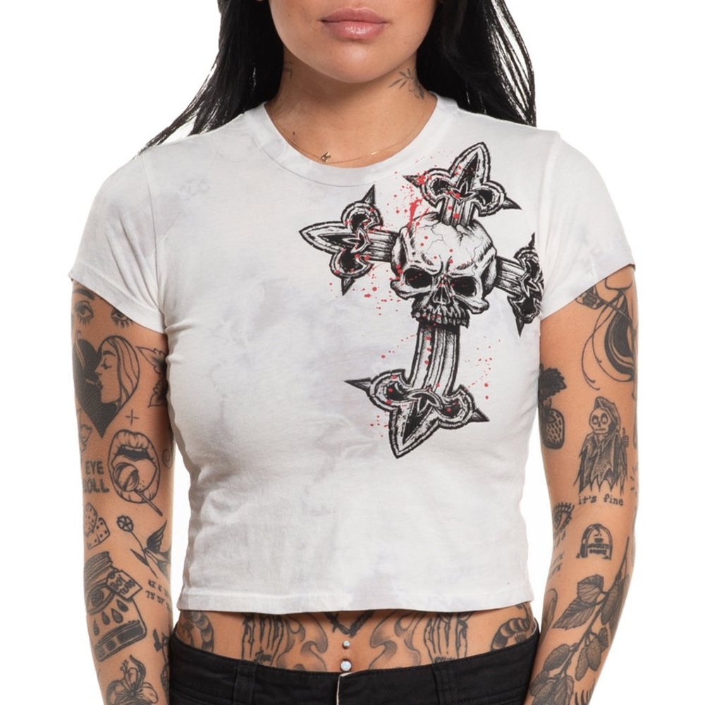 NWT Affliction Woman’s Large White Skull With Cross Short Sleeve Baby Tee